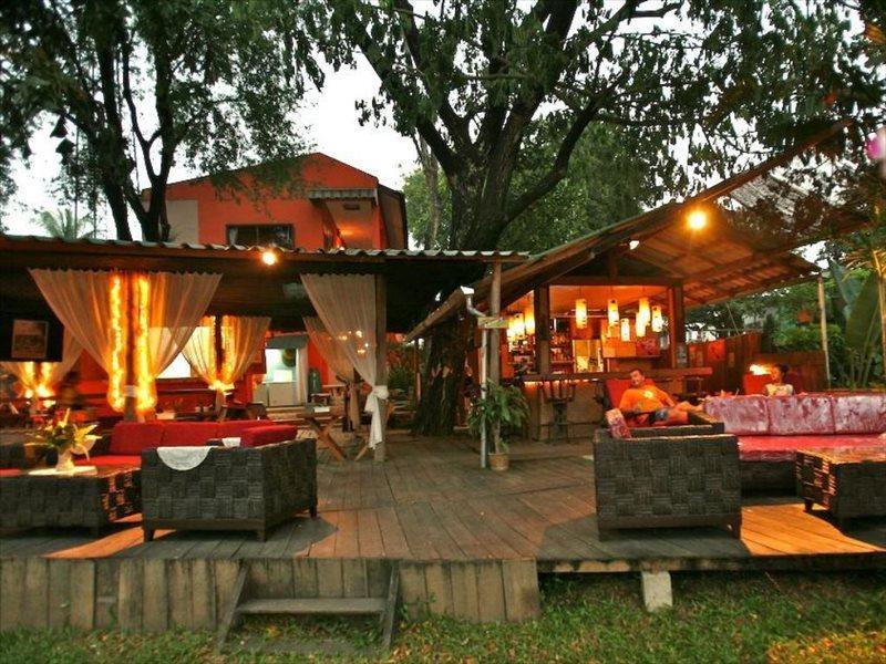 Hollanda Montri Guesthouse 치앙마이 외부 사진