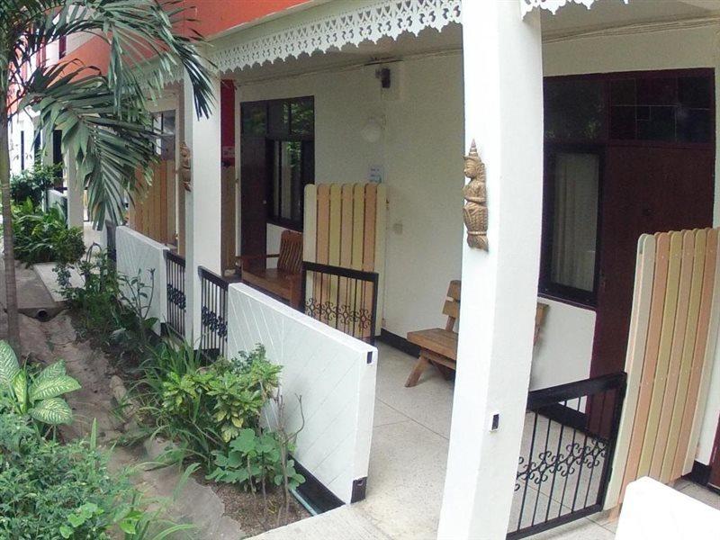 Hollanda Montri Guesthouse 치앙마이 외부 사진