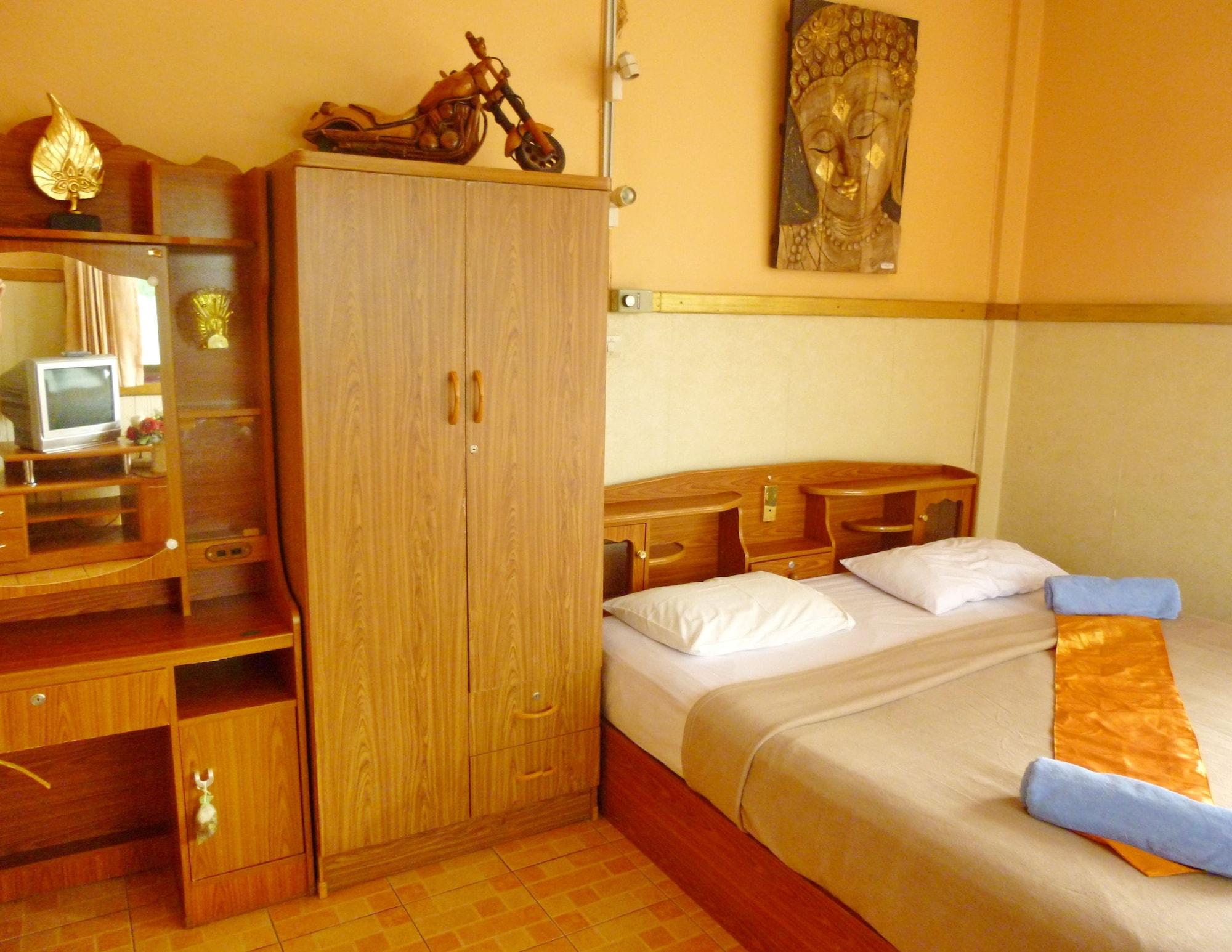 Hollanda Montri Guesthouse 치앙마이 외부 사진