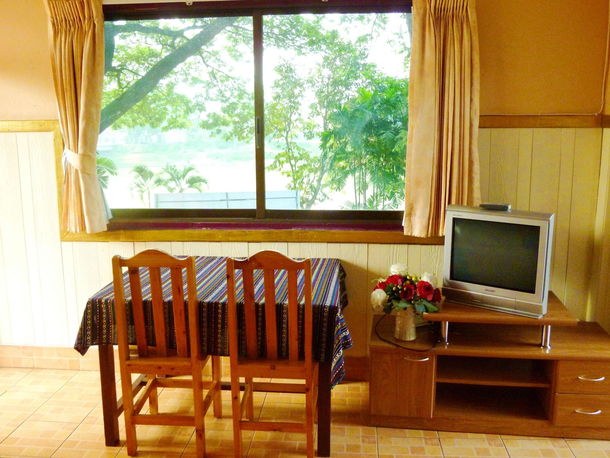 Hollanda Montri Guesthouse 치앙마이 외부 사진