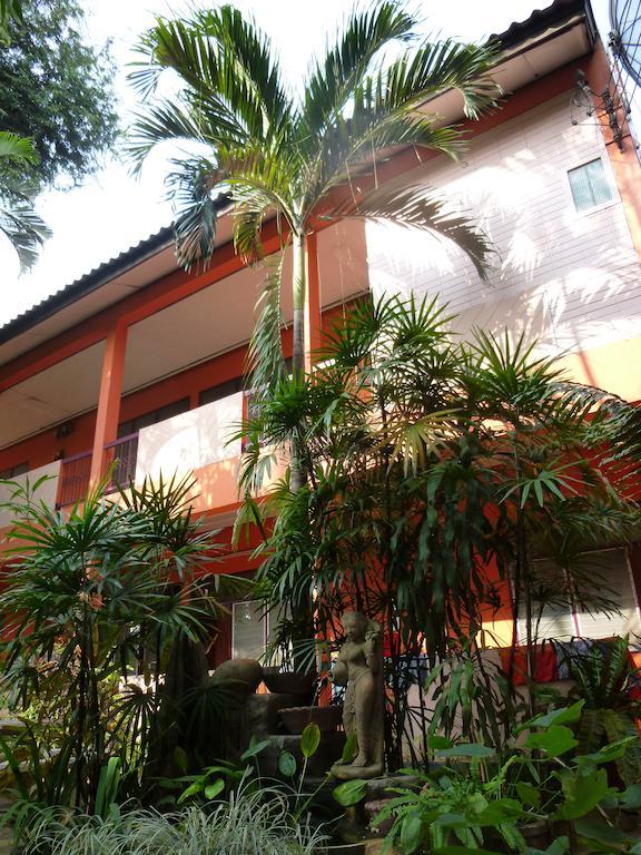 Hollanda Montri Guesthouse 치앙마이 외부 사진