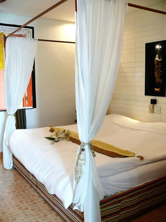 Hollanda Montri Guesthouse 치앙마이 외부 사진