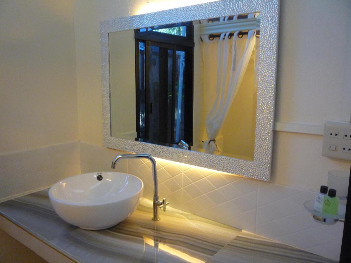 Hollanda Montri Guesthouse 치앙마이 외부 사진